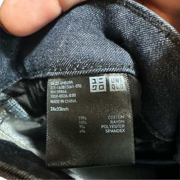NWOT - Uniqlo Skinny Mid Rise Tapered Jeans - size 24x33” - Picture 6 of 6